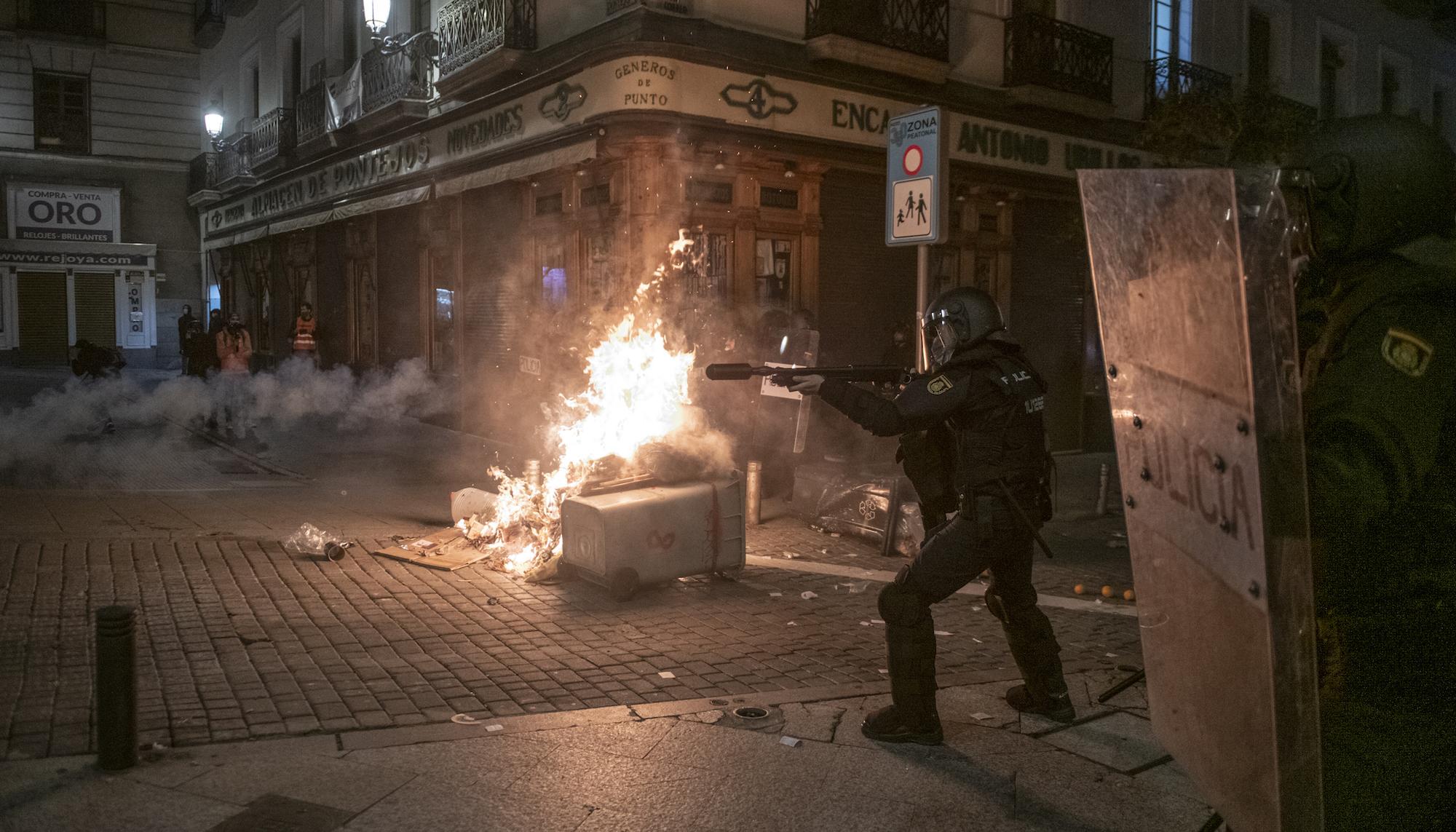 Policía carga Hasél